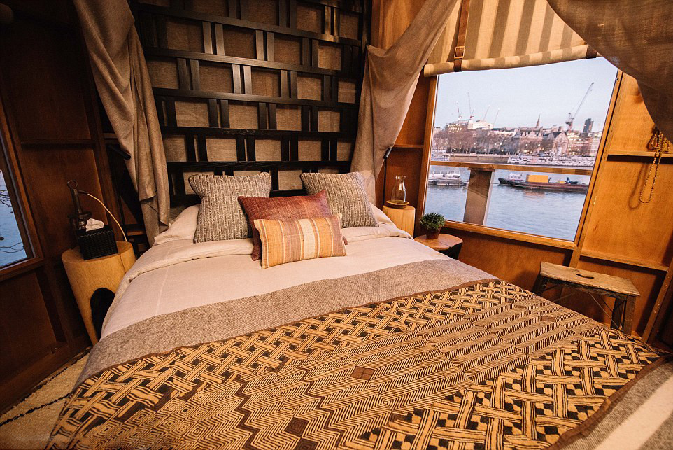 308E38D100000578-3416165-The_interior_of_the_luxury_treehouse_Luxury_treehouse_was_inspir-m-50_1453749308493
