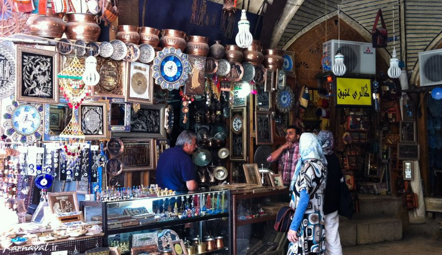 سوغات در بازارهای ایرانی