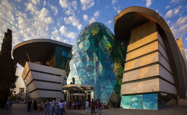 مرکز خرید پارک بلوار باکو مرکز خرید پارک بلوار باکو