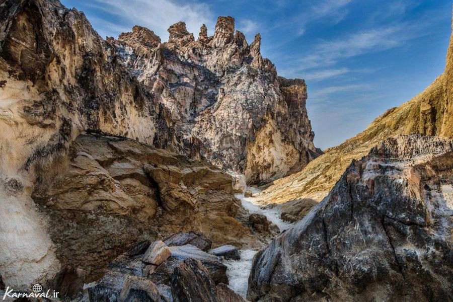 گنبد نمکی جاشک بوشهر