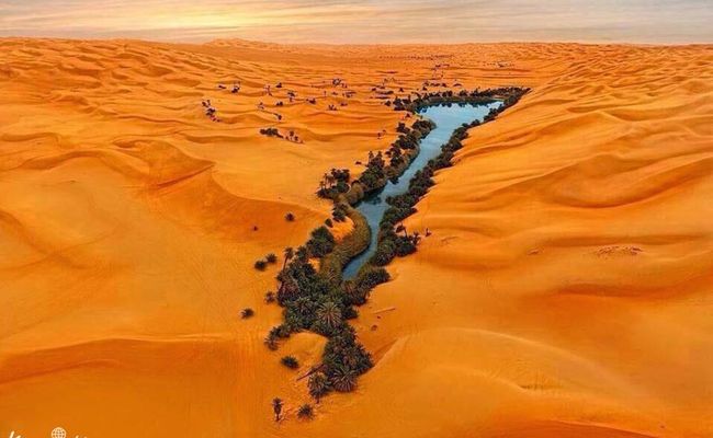 نمای بالای دریاچه اوباری نمای بالای دریاچه اوباری
