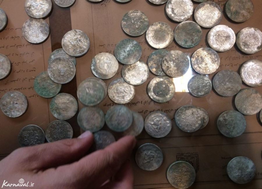 بازی کودکان منجر به کشف ۷۰ سکه قاجاری شد