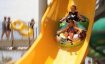 سرسره باران رینیکورن سرسره باران رینیکورن