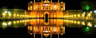 باغ فتح آباد کرمان در شب باغ فتح آباد کرمان در شب