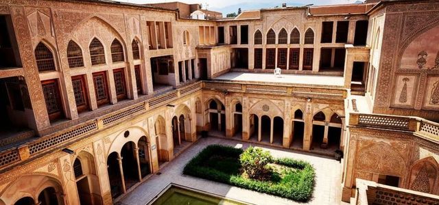 خانه عباسیان کاشان | آدرس ، عکس و معرفی (1400) ☀️ کارناوال