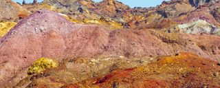 دره رنگین کمان هرمز دره رنگین کمان هرمز