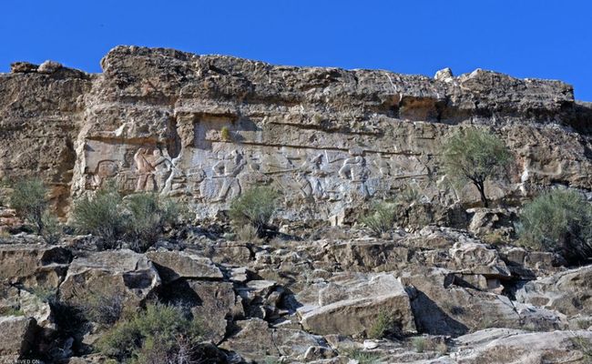سنگ نگاره پیروزی اردشیر یکم بر اردوان پنجم سنگ نگاره پیروزی اردشیر یکم بر اردوان پنجم