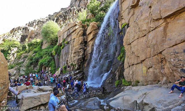 آبشار گنج نامه