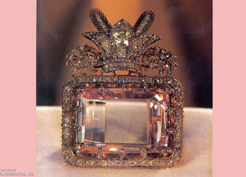 The diamond of the sea of light