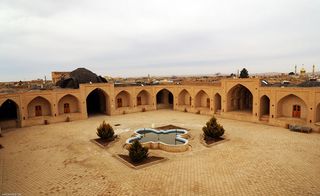 کاروانسرای تاریخی ابوزیدآباد کاروانسرای تاریخی ابوزیدآباد