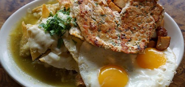 چیلاکیولز غذای مکزیکی | Photo by : Gene Avorio