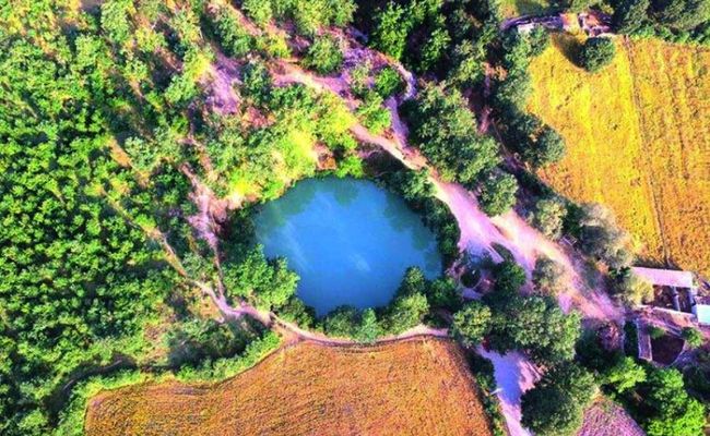 عکس هوایی دریاچه گل رامیان عکس هوایی دریاچه گل رامیان