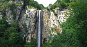 آبشار لاتون آبشار لاتون