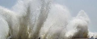 موج فشان چابهار موج فشان چابهار