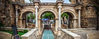 دروازه هادریان آنتالیا دروازه هادریان آنتالیا