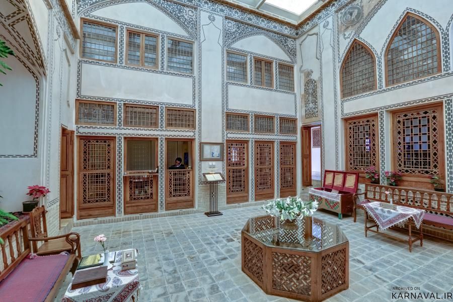 هتل مهینستان راهب کاشان