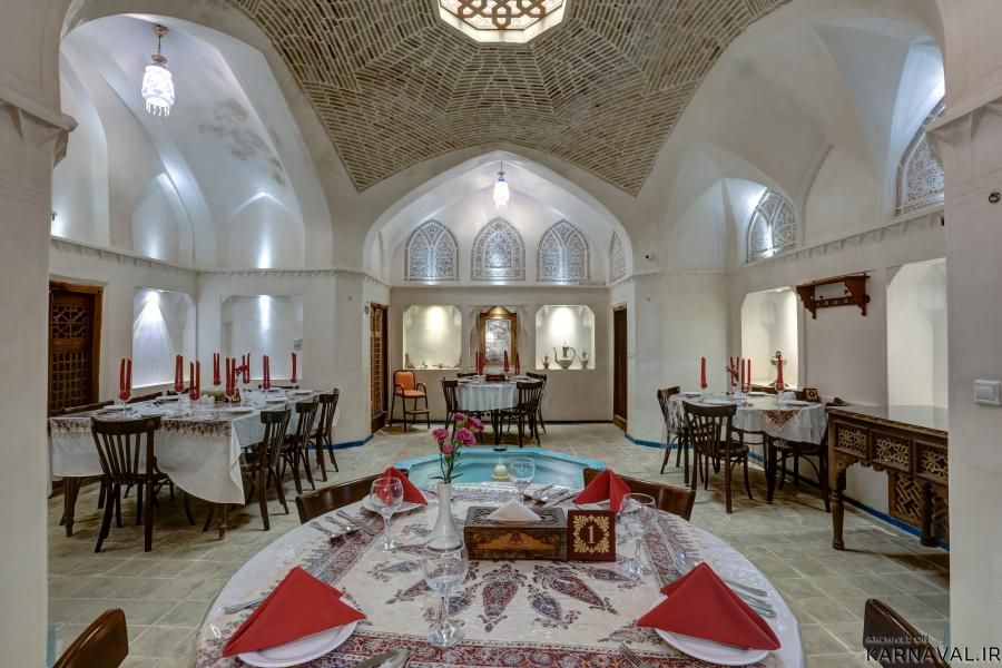 هتل مهینستان راهب کاشان