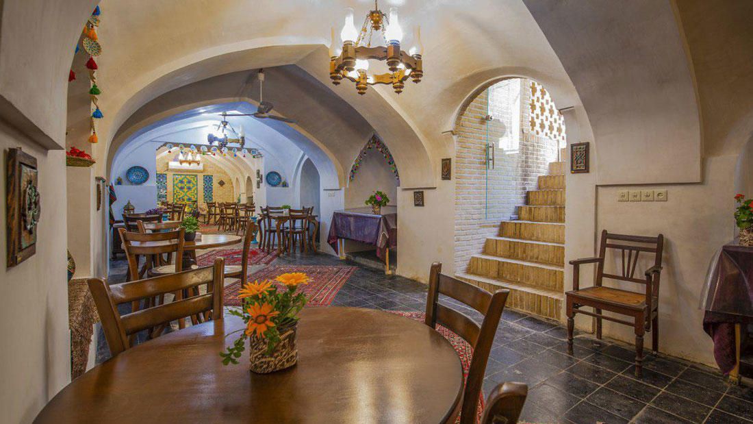 هتل سنتی خانه تاریخی طبیب شوشتر