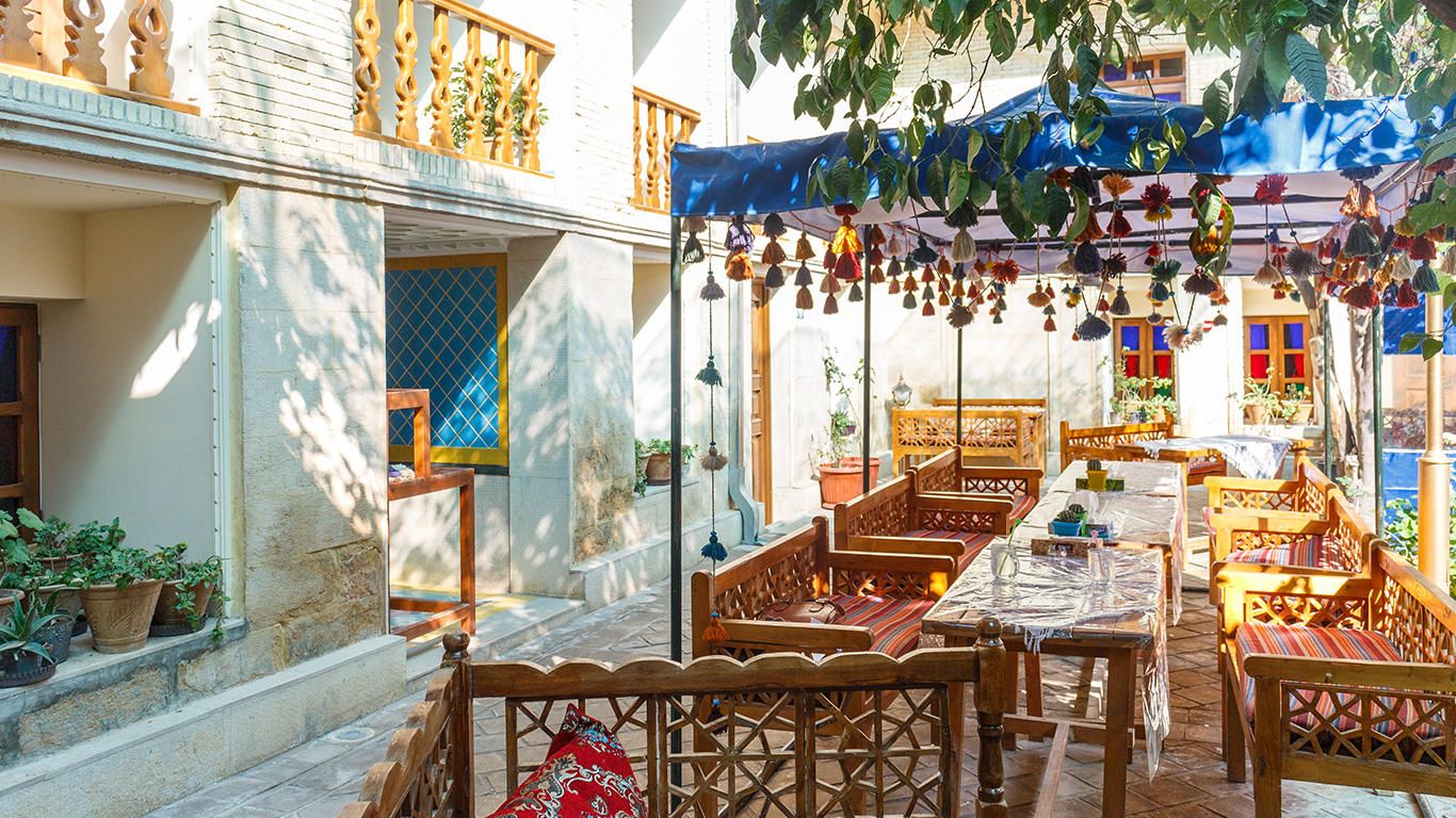 اقامتگاه سنتی پنج دری شیراز