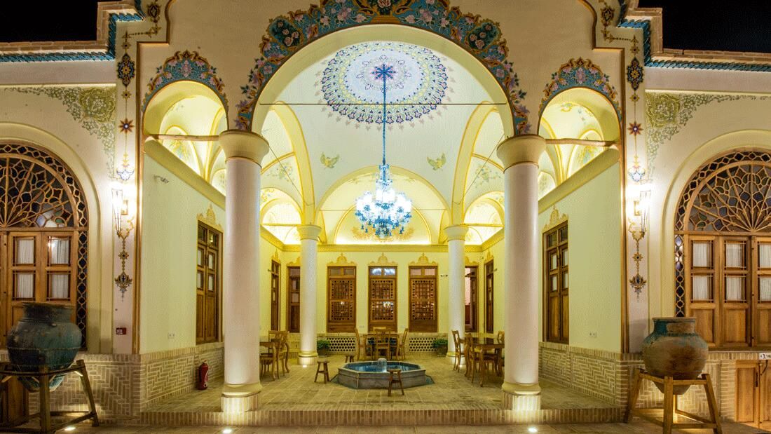 اقامتگاه تاریخی یاسمین راهب کاشان