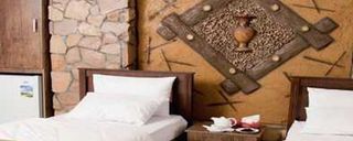 هتل کمال الملک نیشابور (در حال بازسازی) هتل کمال الملک نیشابور (در حال بازسازی)