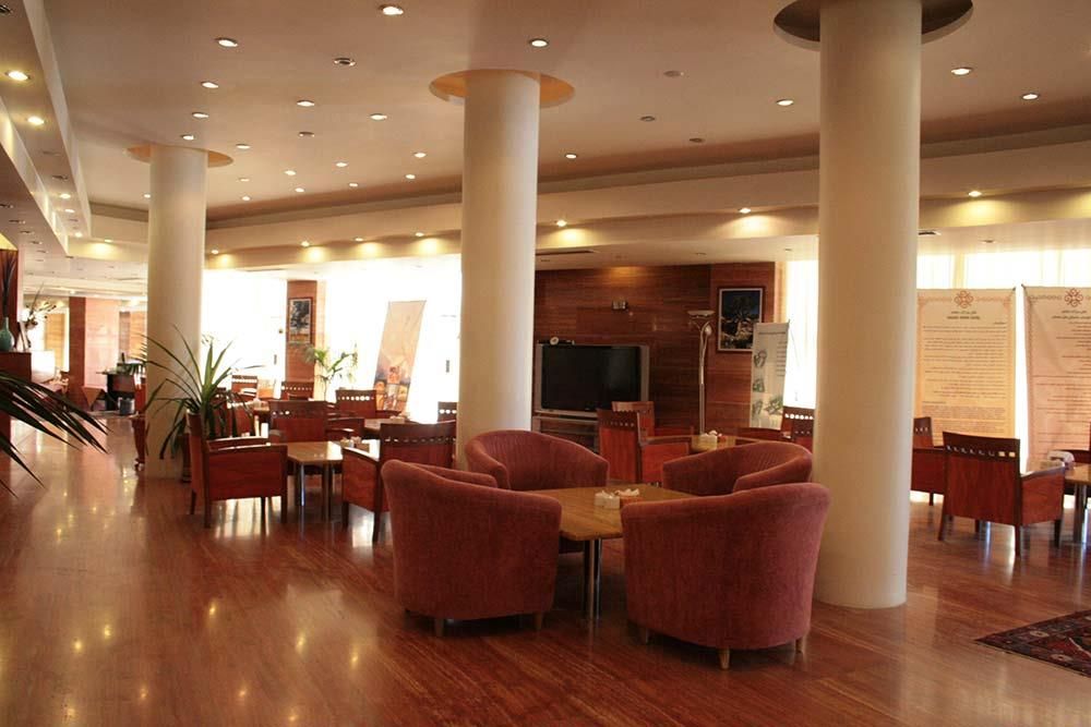 https://media.karnaval.ir/uploads/2020/0/alaedin-travel-agency-zanjan-g_fd9c0935-695f-47b7-b37a-5c386a654331.jpg