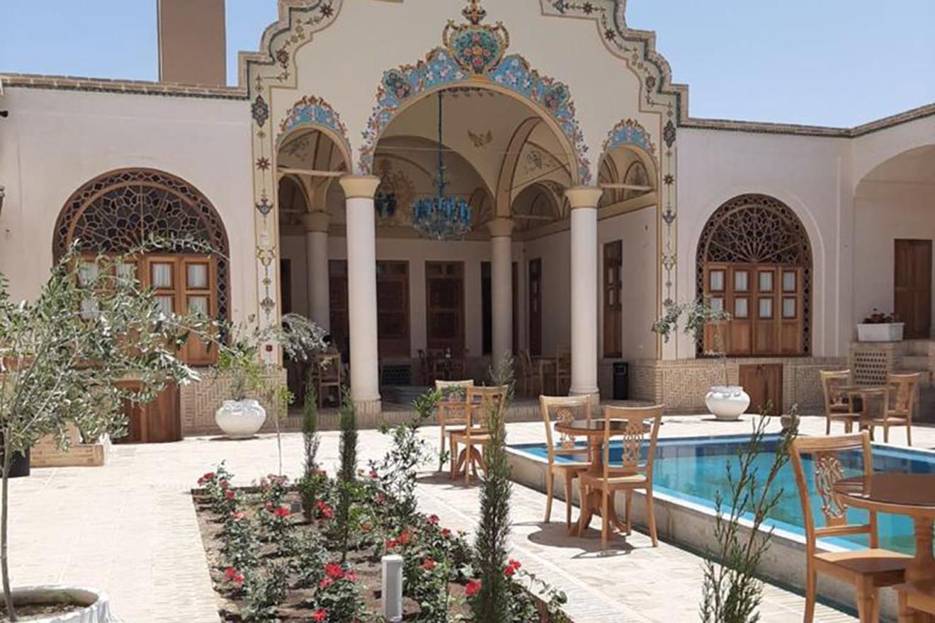 اقامتگاه تاریخی یاسمین راهب کاشان