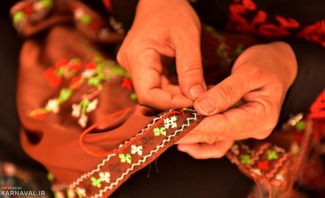 سوزن دوزی | Photo by : Unknown