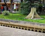 باغ موزه هنر ایرانی برج آزادی باغ موزه هنر ایرانی برج آزادی