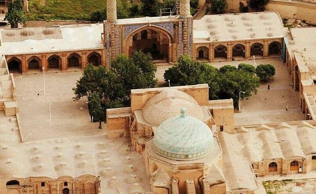 مسجد جامع قزوین از نمای بالا مسجد جامع قزوین از نمای بالا