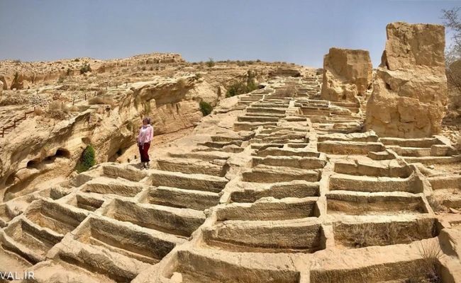 گورستان صخره ای سیراف گورستان صخره ای سیراف