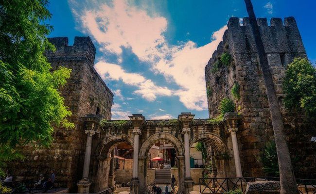 دروازه هادریان آنتالیا دروازه هادریان آنتالیا