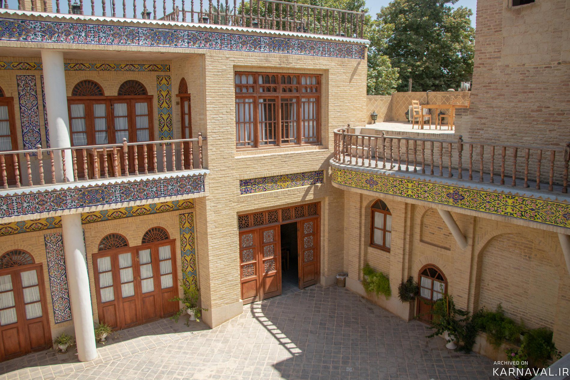 اقامتگاه سنتی فروغ مهر شیراز