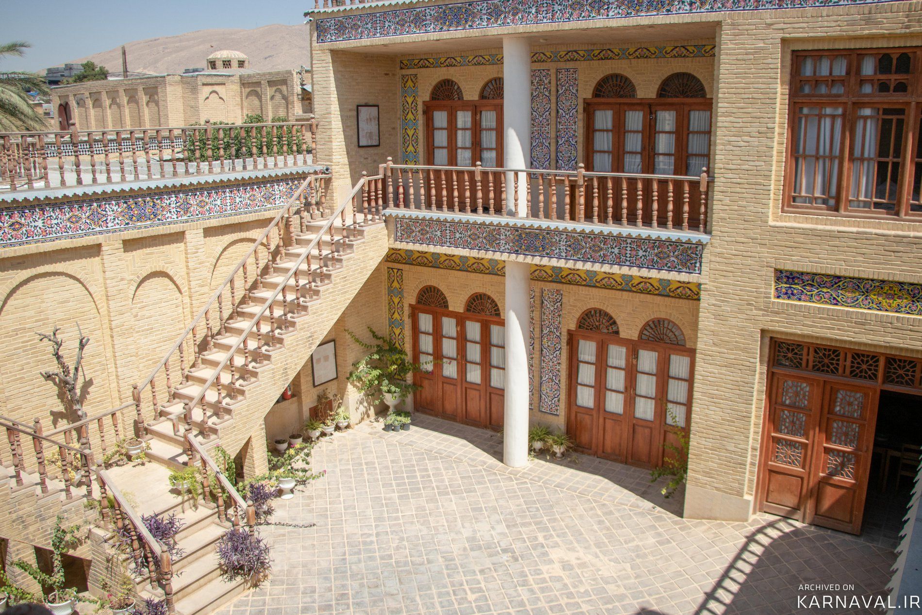 اقامتگاه سنتی فروغ مهر شیراز