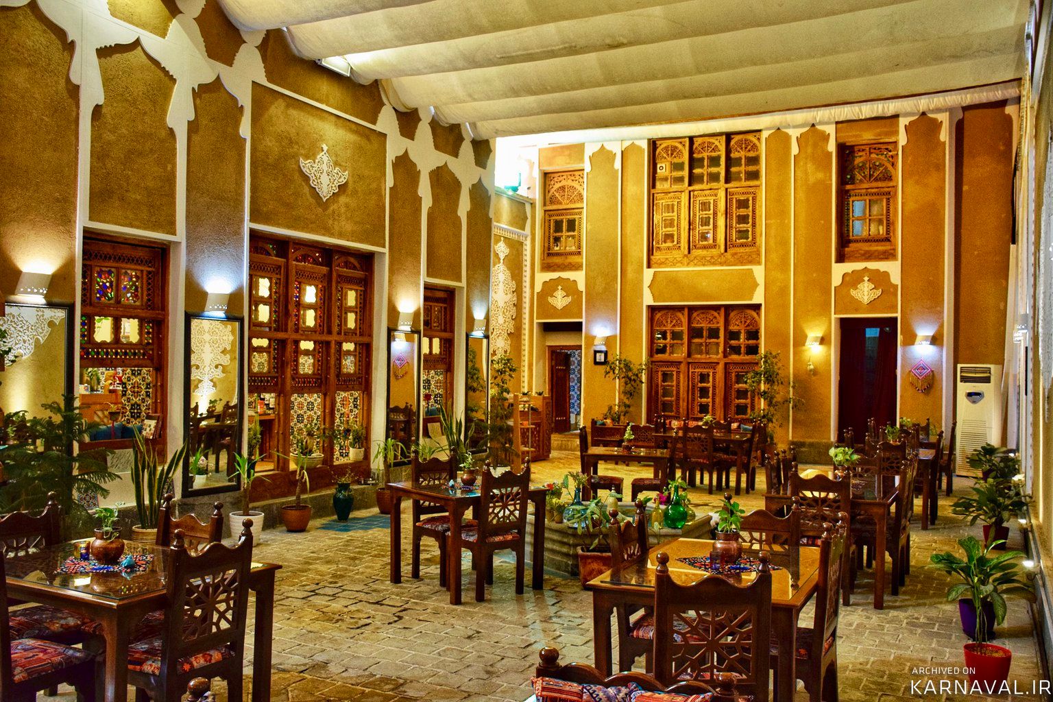 https://media.karnaval.ir/uploads/2022/03/14_4b10d06d-c0fc-4f99-b076-39358fd16ae6.jpg