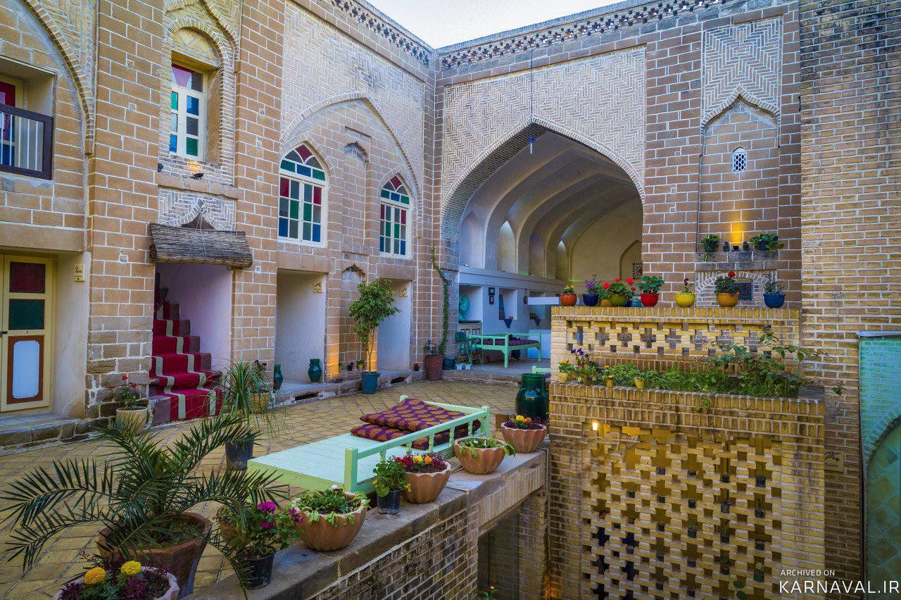 هتل سنتی خانه تاریخی طبیب شوشتر