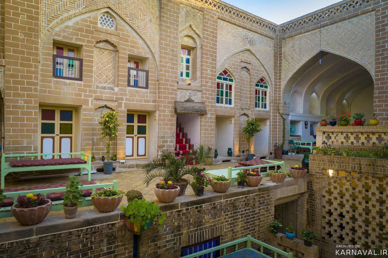 هتل سنتی خانه تاریخی طبیب شوشتر