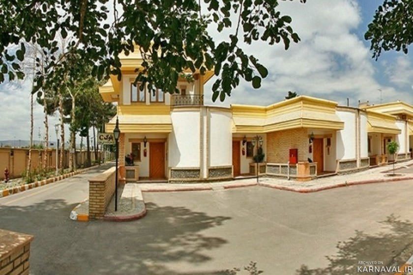https://media.karnaval.ir/uploads/2022/03/2_7c75a100-3324-4570-805d-7fef6a934079.jpg