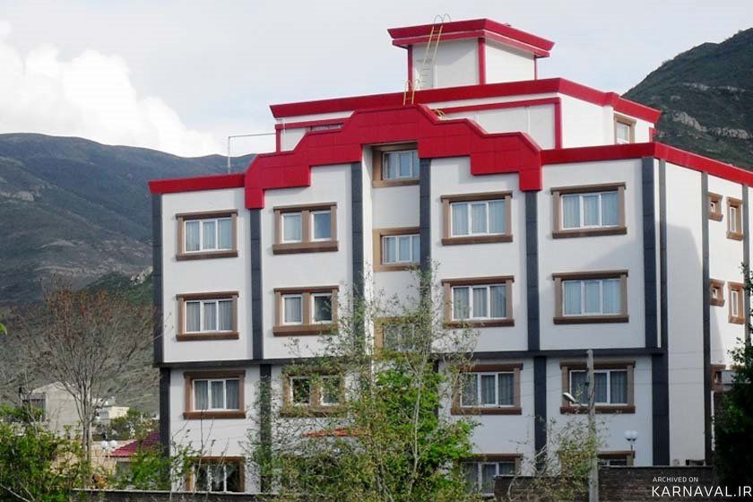https://media.karnaval.ir/uploads/2022/03/3_51301947-7542-4421-a168-779bd3cbf2a2.jpg