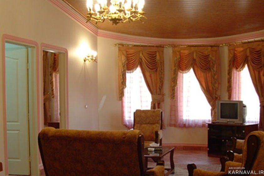 https://media.karnaval.ir/uploads/2022/03/4_54f4a1a3-498c-4a65-b171-be4db14ed89b.jpg