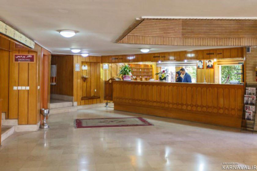 https://media.karnaval.ir/uploads/2022/03/7_0e145877-597d-47da-8e58-7dae032276fa.jpg