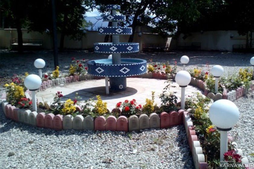 https://media.karnaval.ir/uploads/2022/03/7_b9773bfe-50d9-4778-b2bb-44348fa39115.jpg