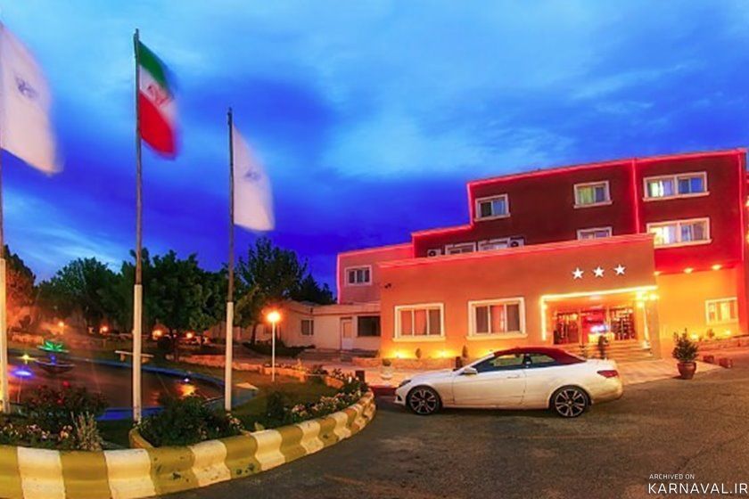 https://media.karnaval.ir/uploads/2022/03/8_f001d755-0ca2-48f7-8d26-4352368e5ced.jpg