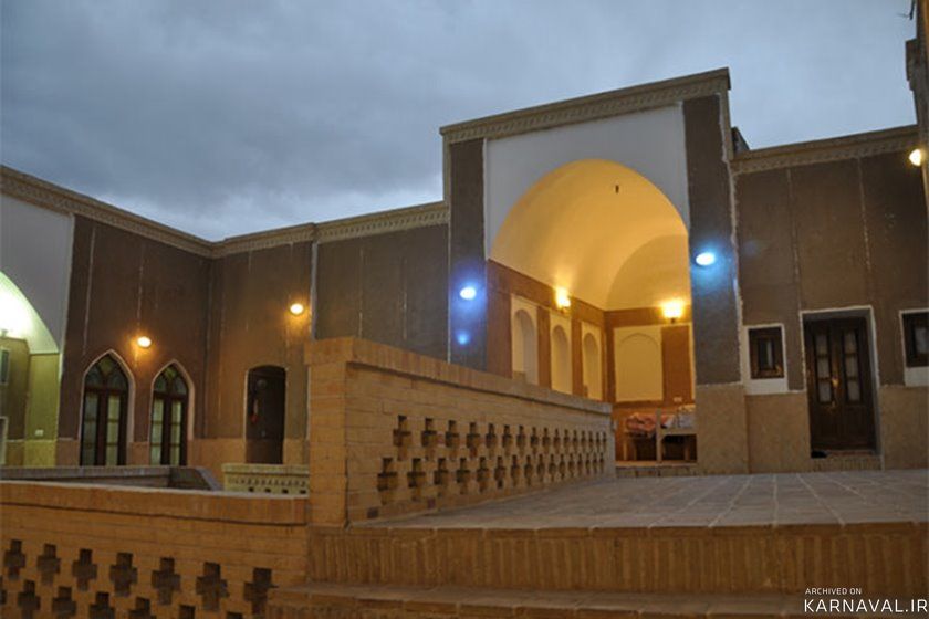 https://media.karnaval.ir/uploads/2022/03/profile-image_09f3479a-2644-4f0c-9858-ae15390b84cb.jpg