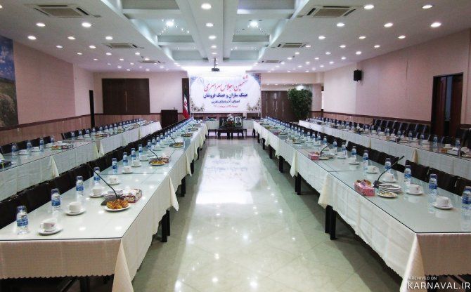 https://media.karnaval.ir/uploads/2022/03/salon-1.jpg