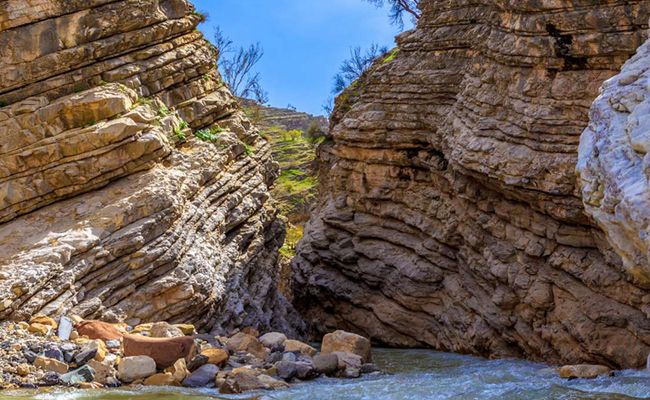 آبشار کول چپ پل دختر آبشار کول چپ پل دختر