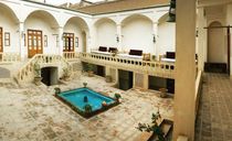 اقامتگاه سنتی کاشانه روشن کاشان اقامتگاه سنتی کاشانه روشن کاشان