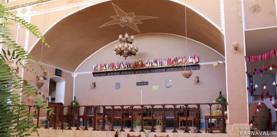 https://media.karnaval.ir/uploads/2022/07/3_ebb3990a-5aaa-4867-b611-5736399248bb.jpg