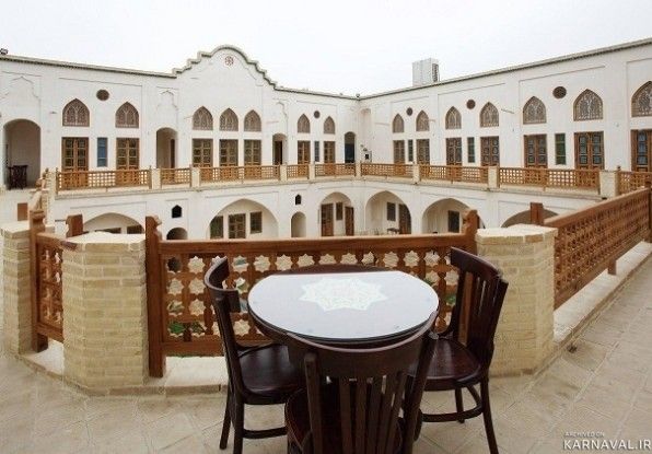 هتل خانه ادیب کاشان
