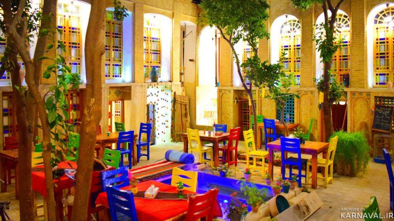 اقامتگاه بوم گردی عمارت هفت رنگ شیراز